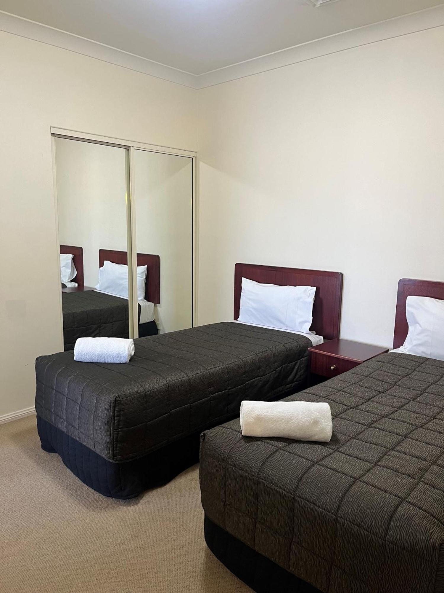Turners Vineyard Motel オレンジ エクステリア 写真